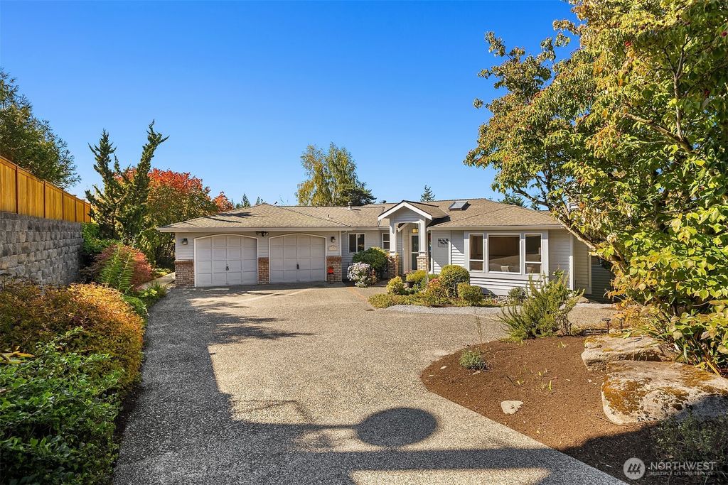 Photo of 14933 73rd Avenue NE, Kenmore, WA 98028 (MLS # 2430654)