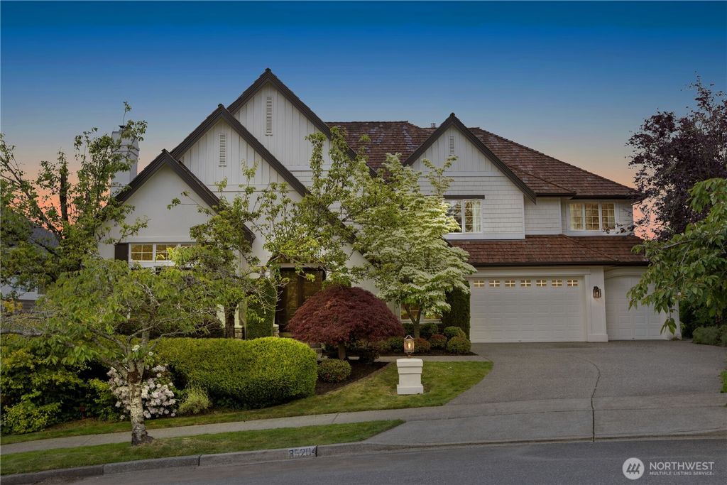 Photo of 35204 SE Augusta Place, Snoqualmie, WA 98065 (MLS # 2388646)