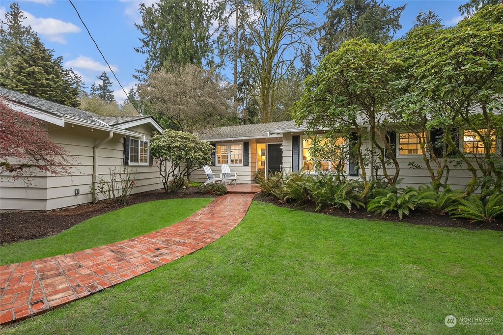 Photo of 8651 SE 63rd Street, Mercer Island, WA 98040 (MLS # 2056303)