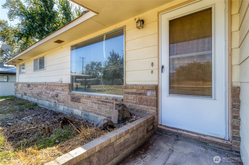 Photo of 1126 Ankeny Street, Walla Walla, WA 99362 (MLS # 2586190)