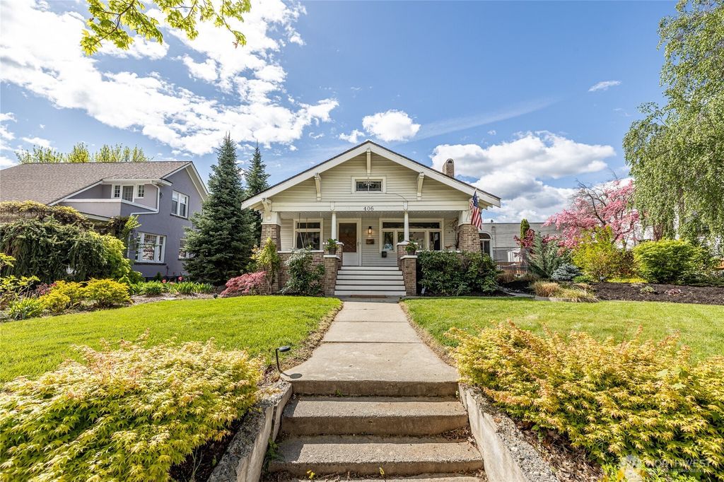 Photo of 406 Cottage Avenue, Cashmere, WA 98815 (MLS # 2525842)