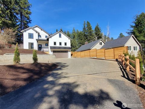 Photo of 511 W 2nd Street, Cle Elum, WA 98922 (MLS # 2468464)