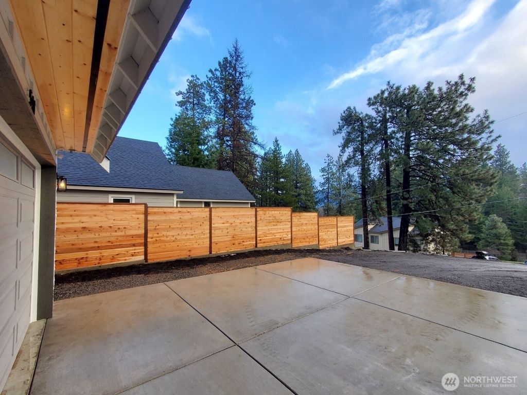 Photo of 511 W 2nd Street, Cle Elum, WA 98922 (MLS # 2468464)