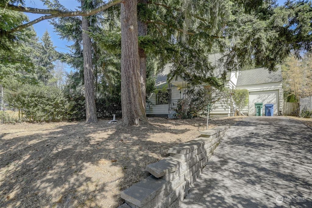 Photo of 13032 30th Avenue NE, Seattle, WA 98125 (MLS # 2170026)
