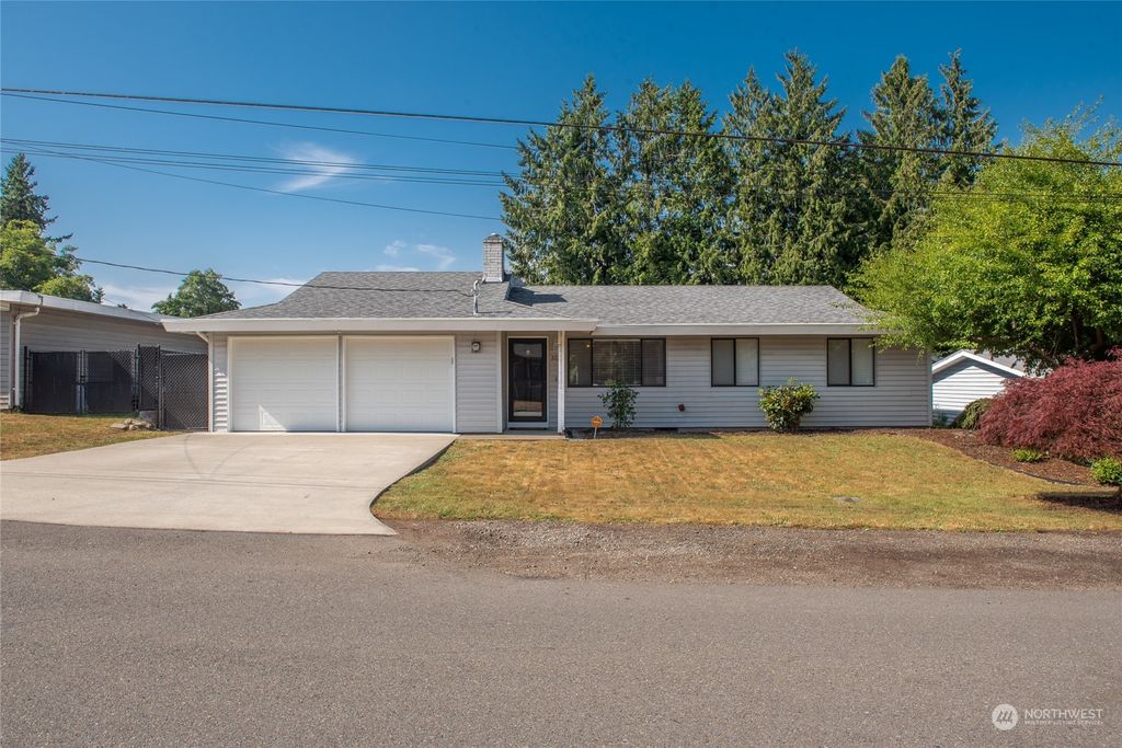 Photo of 2036 S 298th Street, Federal Way, WA 98003 (MLS # 2136683)