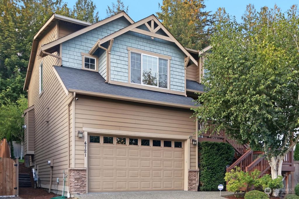 Photo of 4721 245th Lane SE, Issaquah, WA 98029 (MLS # 2154168)