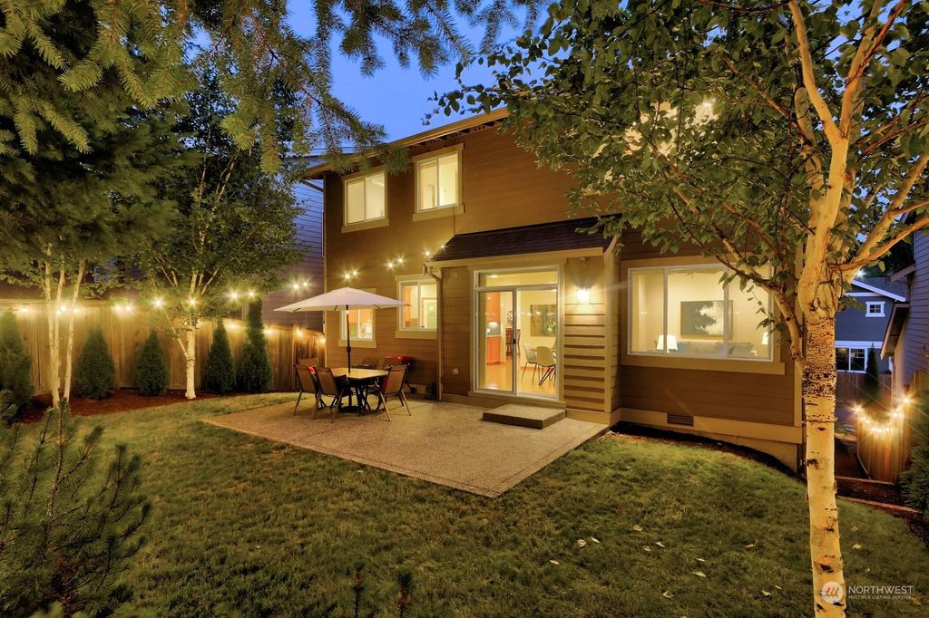 Photo of 4721 245th Lane SE, Issaquah, WA 98029 (MLS # 2154168)