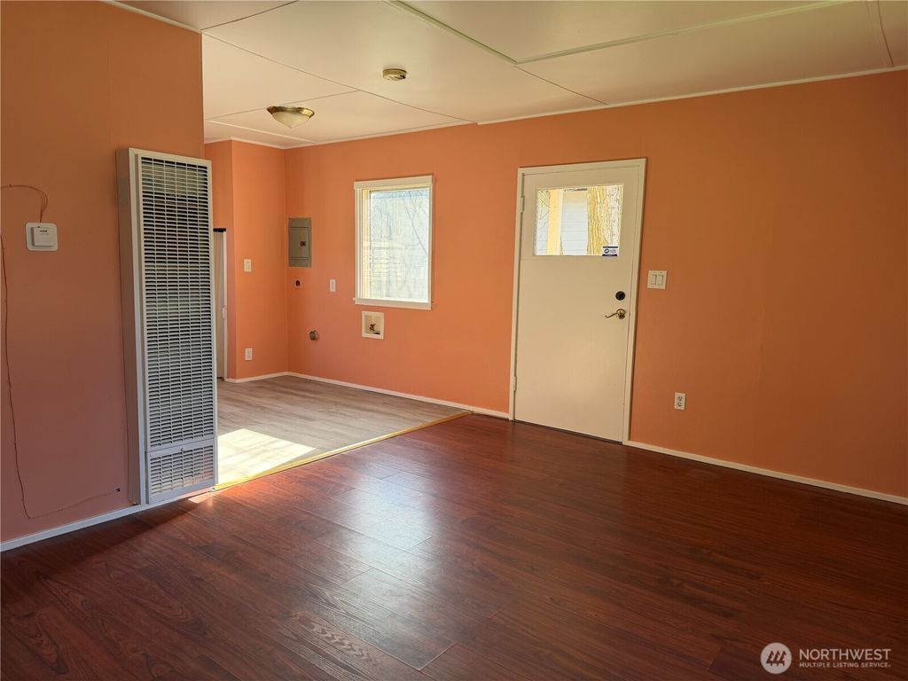 Photo of 630 Index Avenue NE, Renton, WA 98056 (MLS # 2483245)