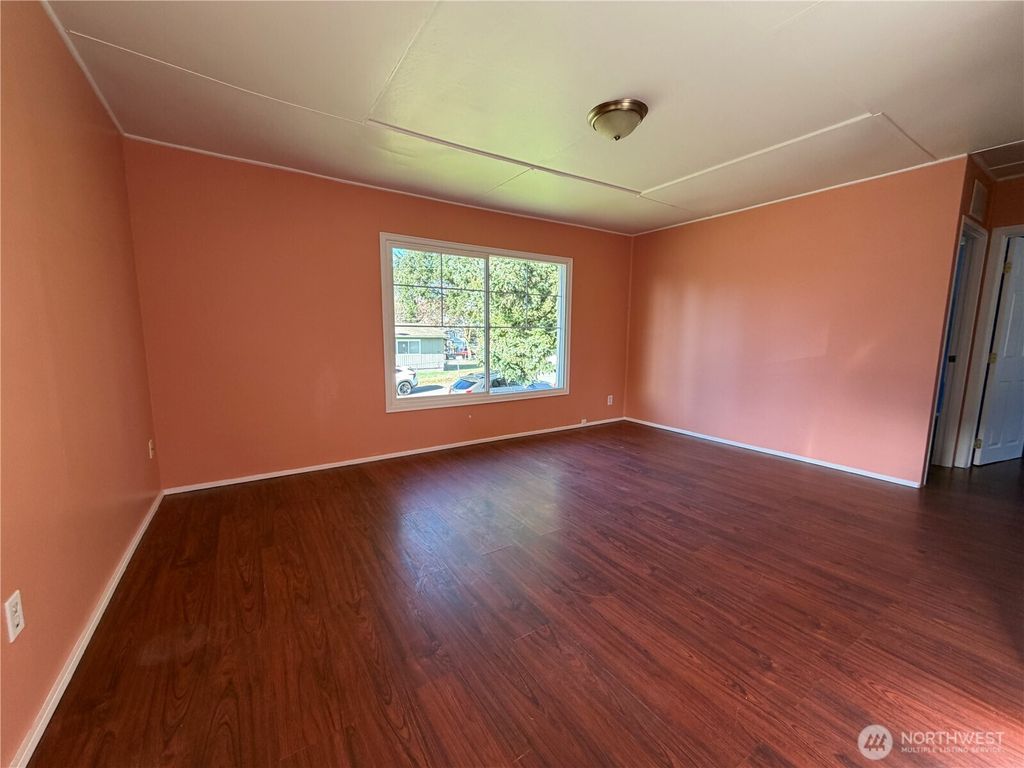 Photo of 630 Index Avenue NE, Renton, WA 98056 (MLS # 2483245)