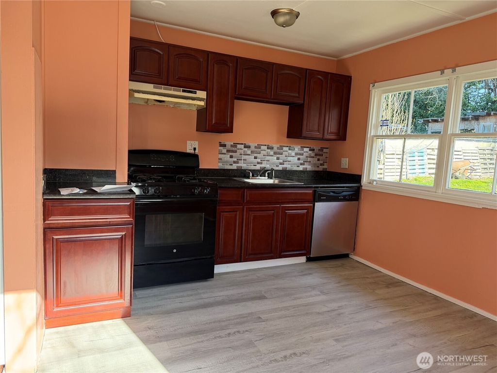 Photo of 630 Index Avenue NE, Renton, WA 98056 (MLS # 2483245)