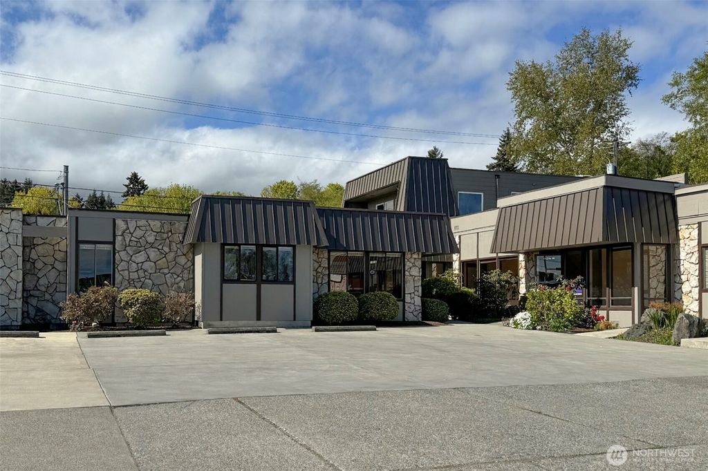 Photo of 826 E 8th Street, Port Angeles, WA 98362 (MLS # 2481739)