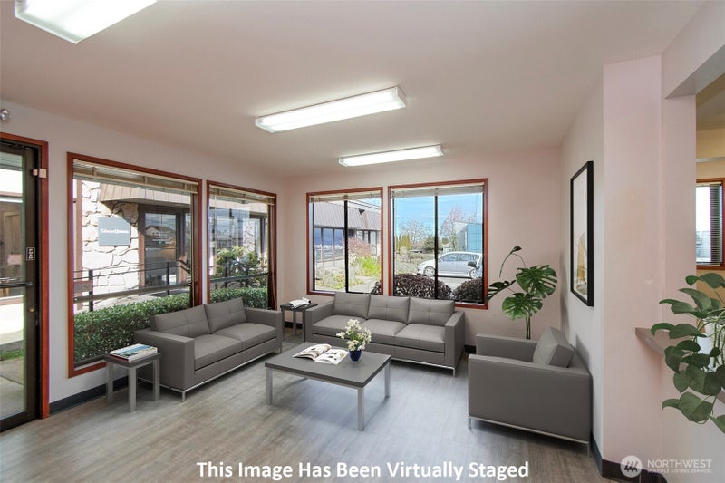 826 E 8th Street