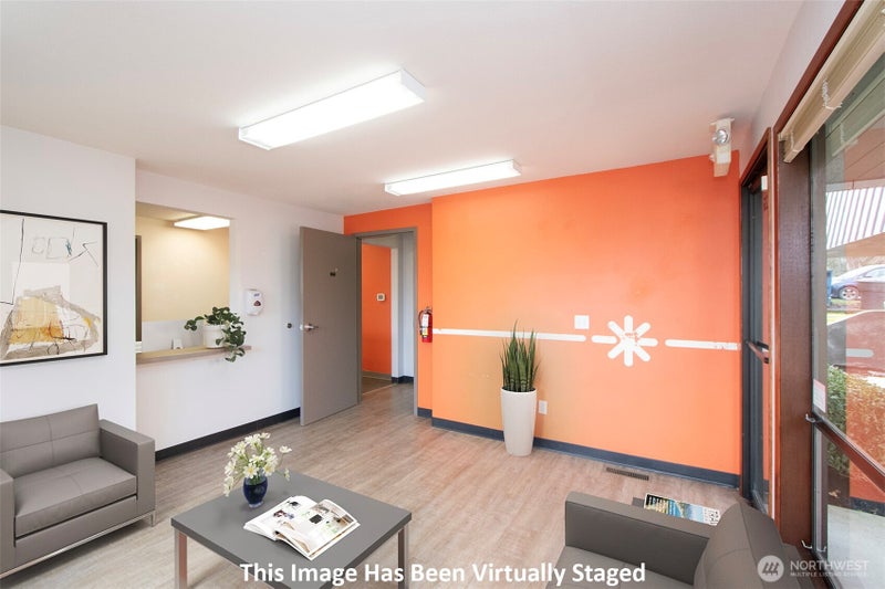 826 E 8th Street