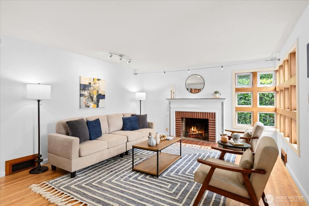 Photo of 2804 Prosch Avenue W, Seattle, WA 98119 (MLS # 2535547)