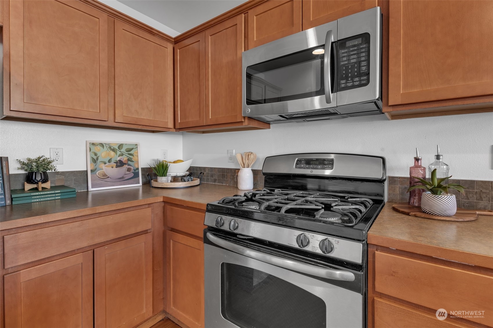 Spanaway, Washington 98387, United States, 4 Bedrooms Bedrooms, ,3 BathroomsBathrooms,Residential,Pending,11900