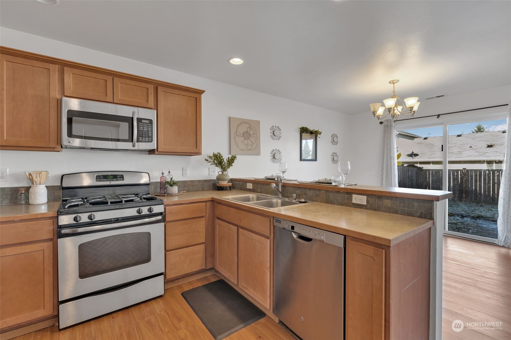 Spanaway, Washington 98387, United States, 4 Bedrooms Bedrooms, ,3 BathroomsBathrooms,Residential,Pending,11900