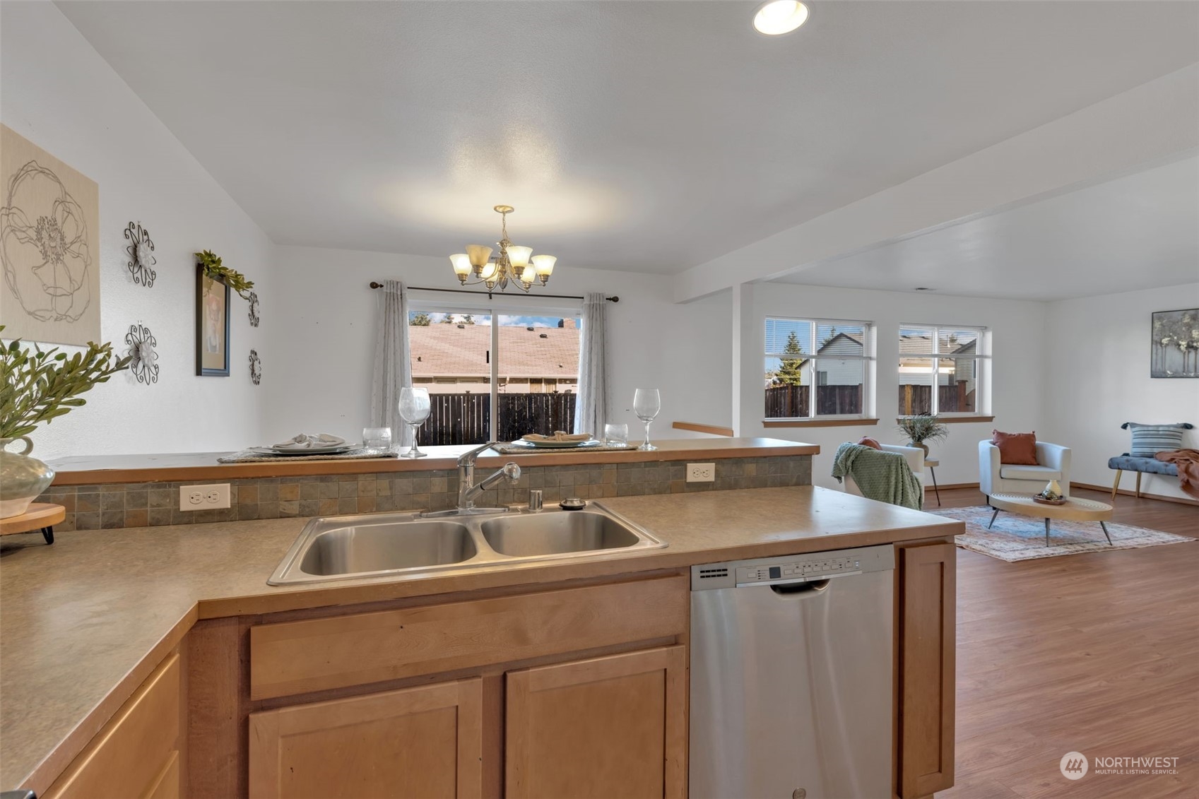 Spanaway, Washington 98387, United States, 4 Bedrooms Bedrooms, ,3 BathroomsBathrooms,Residential,Pending,11900