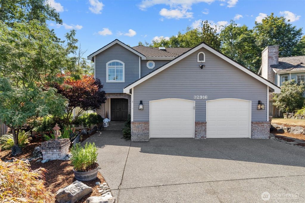 Photo of 32916 46th Court SW, Federal Way, WA 98023 (MLS # 2414874)