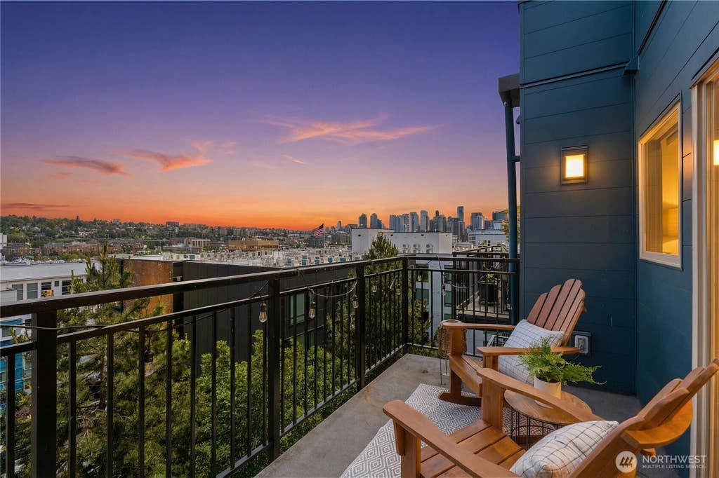 Photo of 701 Galer Street #808, Seattle, WA 98109 (MLS # 2428409)