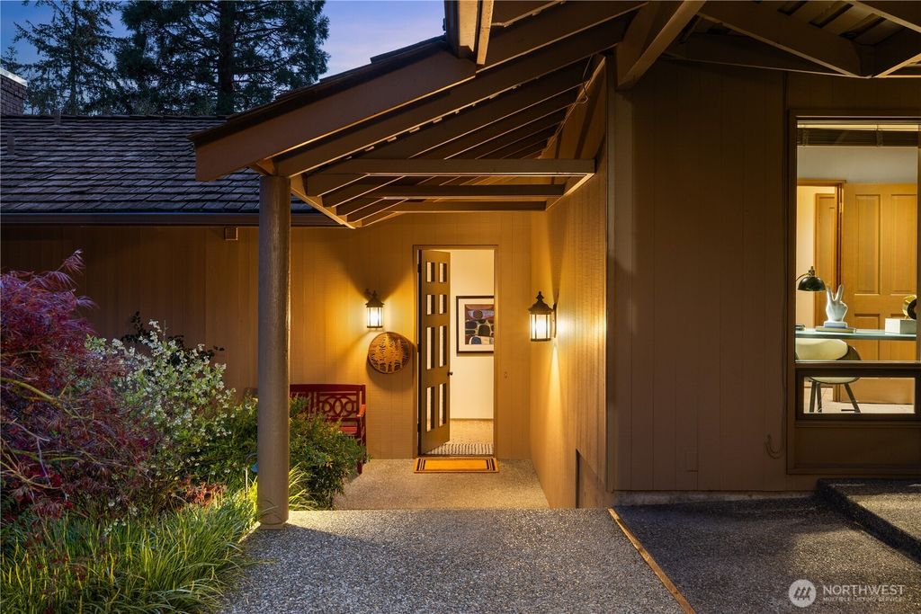 Photo of 8440 W Mercer Way Way, Mercer Island, WA 98040 (MLS # 2483277)