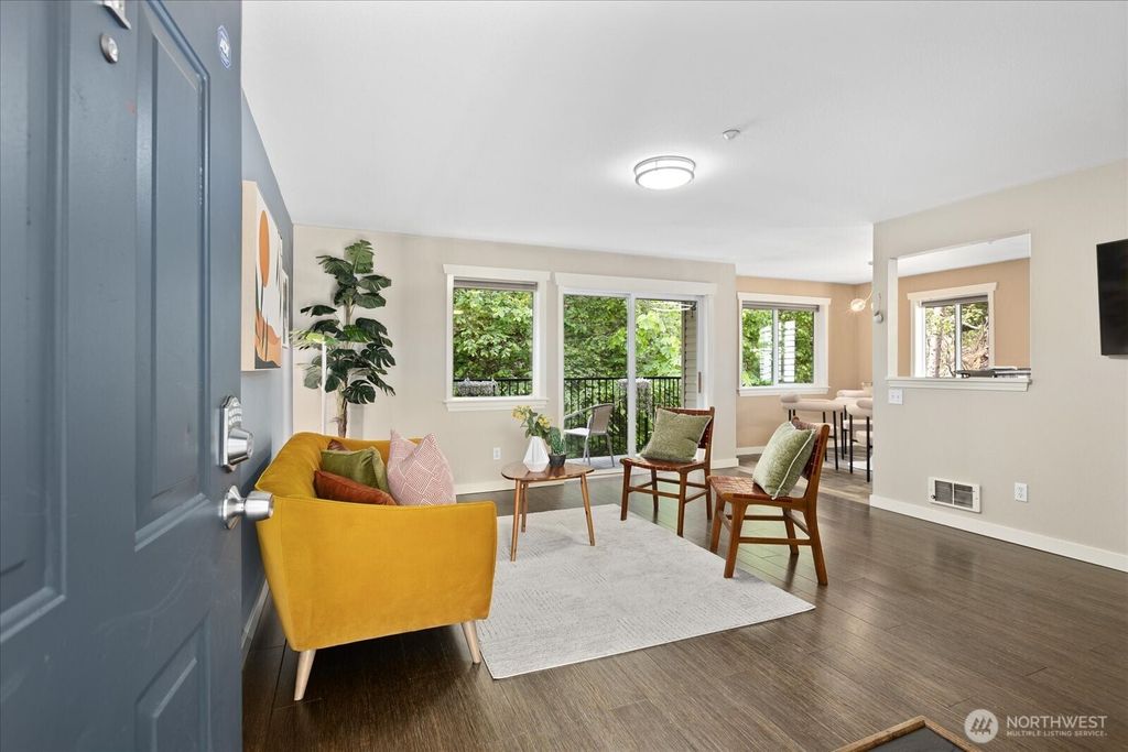 Photo of 595 Newport Way NW #E4, Issaquah, WA 98027 (MLS # 2382945)