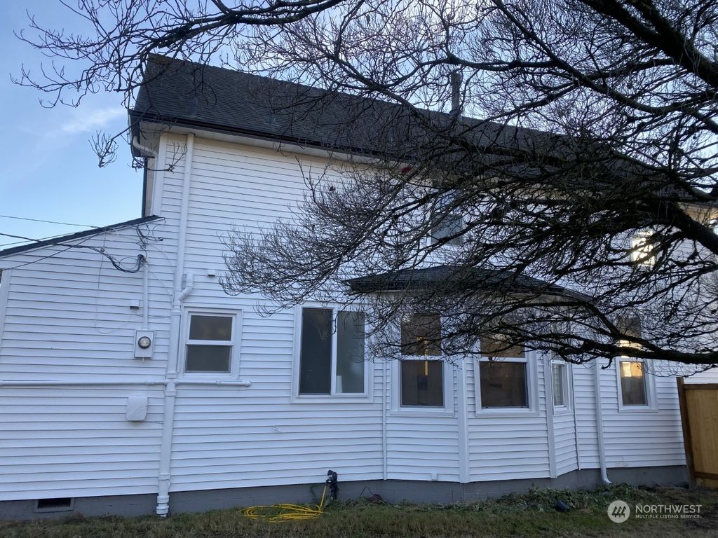 Photo of 1407 E Marine View Drive, Everett, WA 98201 (MLS # 2018096)