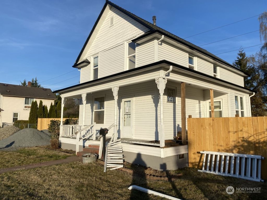 Photo of 1407 E Marine View Drive, Everett, WA 98201 (MLS # 2018096)