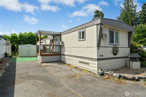 Photo of 7031 NE 175th Street #5, Kenmore, WA 98028 (MLS # 2392048)