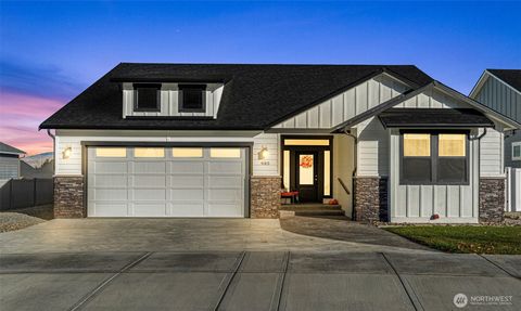 Photo of 985 Spring Mountain Drive, Wenatchee, WA 98801 (MLS # 2377763)