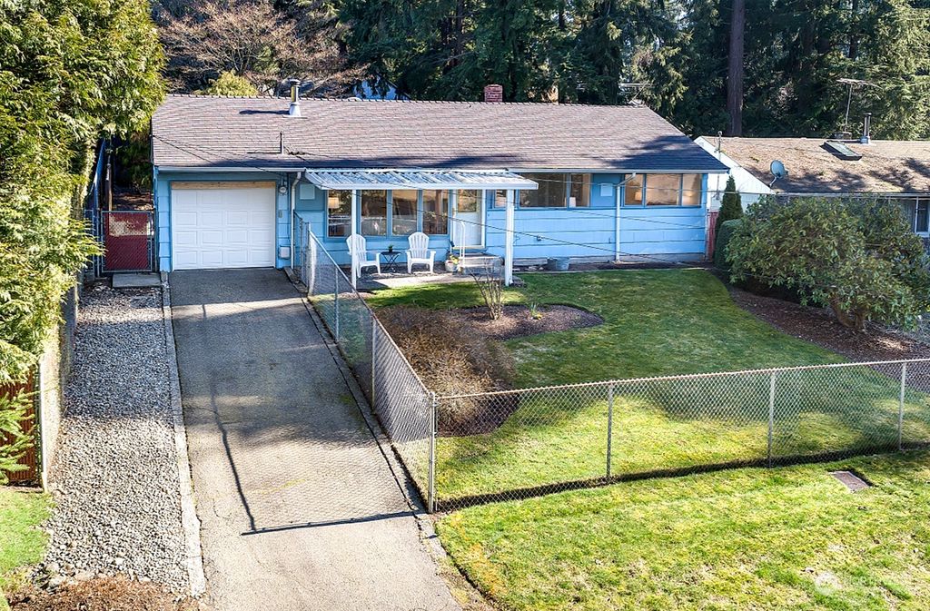 Photo of 13756 22nd Avenue NE, Seattle, WA 98125 (MLS # 2041113)