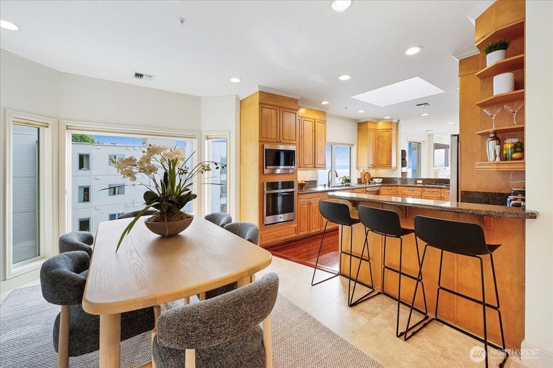 1338 Alki Avenue SW 500