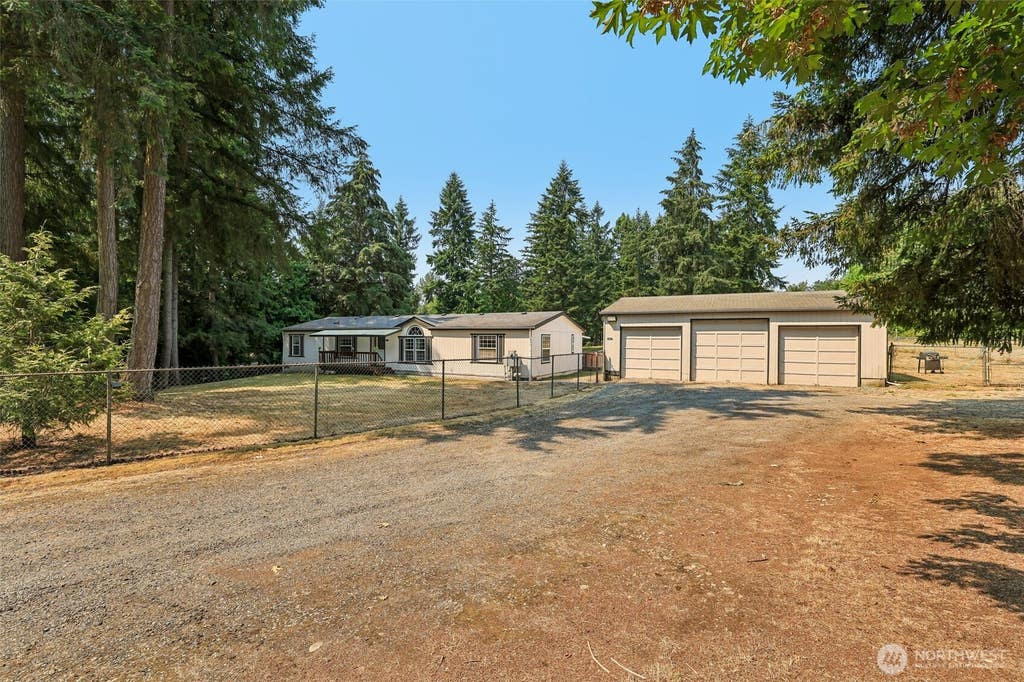 Photo of 16627 230th Avenue SE, Maple Valley, WA 98038 (MLS # 2565044)
