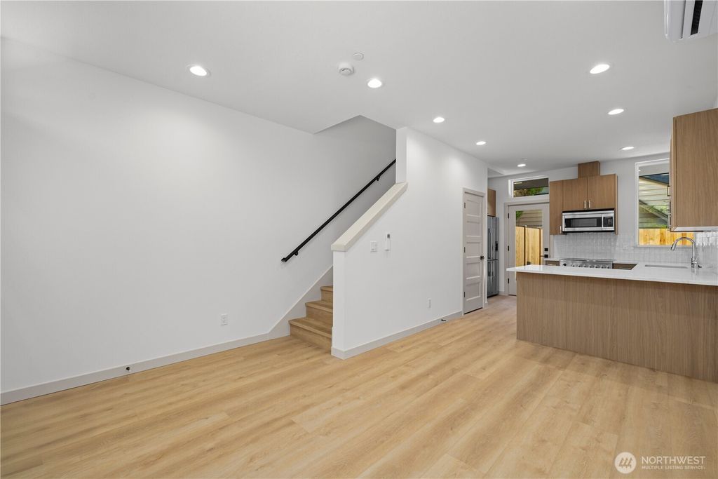 Photo of 7011 9th Avenue NE, Seattle, WA 98115 (MLS # 2490650)