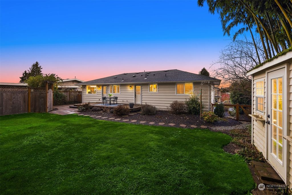 Photo of 1050 Glen Street, Edmonds, WA 98020 (MLS # 2202444)