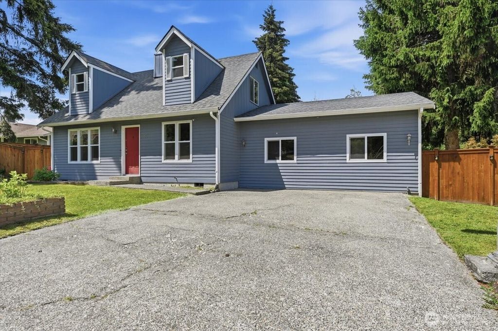 Photo of 85 Hylebos Avenue, Milton, WA 98354 (MLS # 2527851)