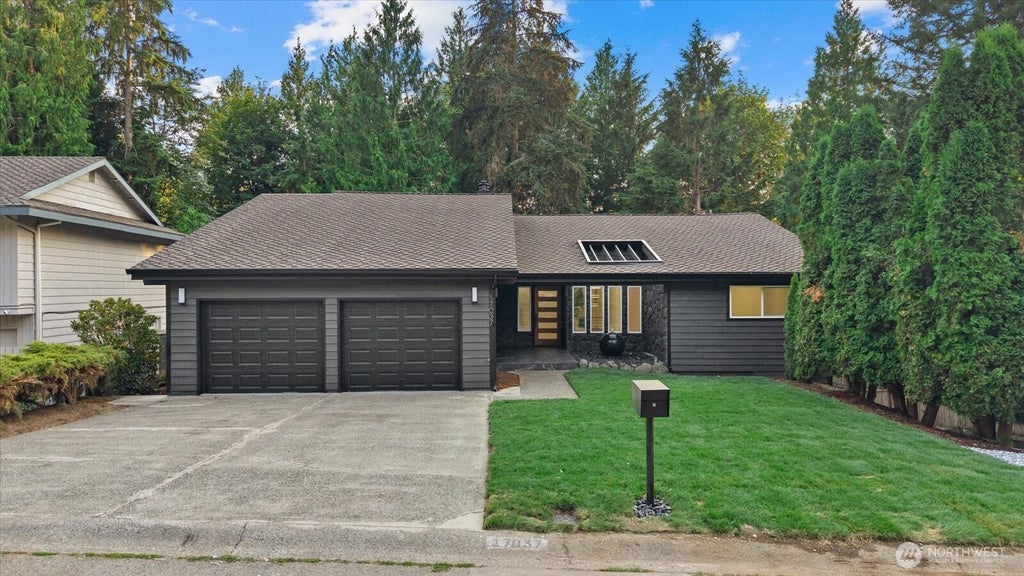 Photo of 17037 154th Place SE, Renton, WA 98058 (MLS # 2586689)