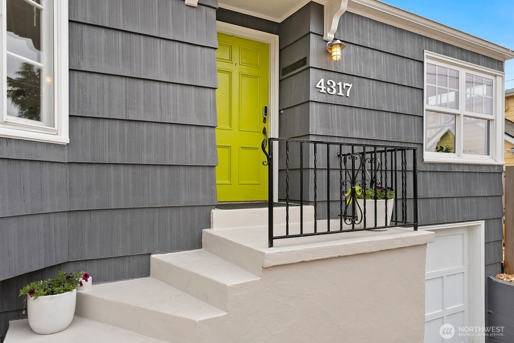 Photo of 4317 SW Raymond Street, Seattle, WA 98136 (MLS # 2373021)