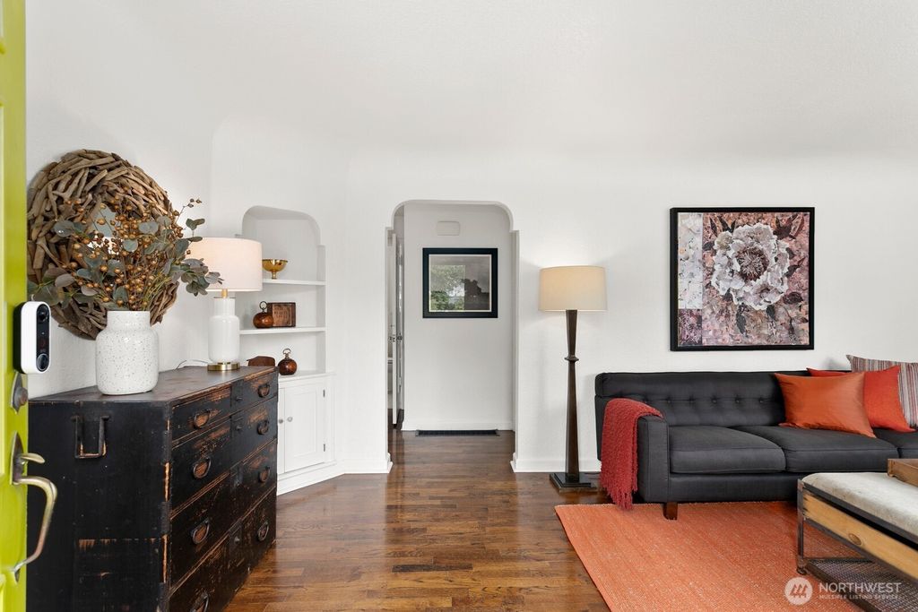 Photo of 4317 SW Raymond Street, Seattle, WA 98136 (MLS # 2373021)