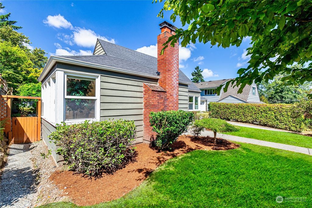 Photo of 5147 46th Avenue NE, Seattle, WA 98105 (MLS # 2144251)