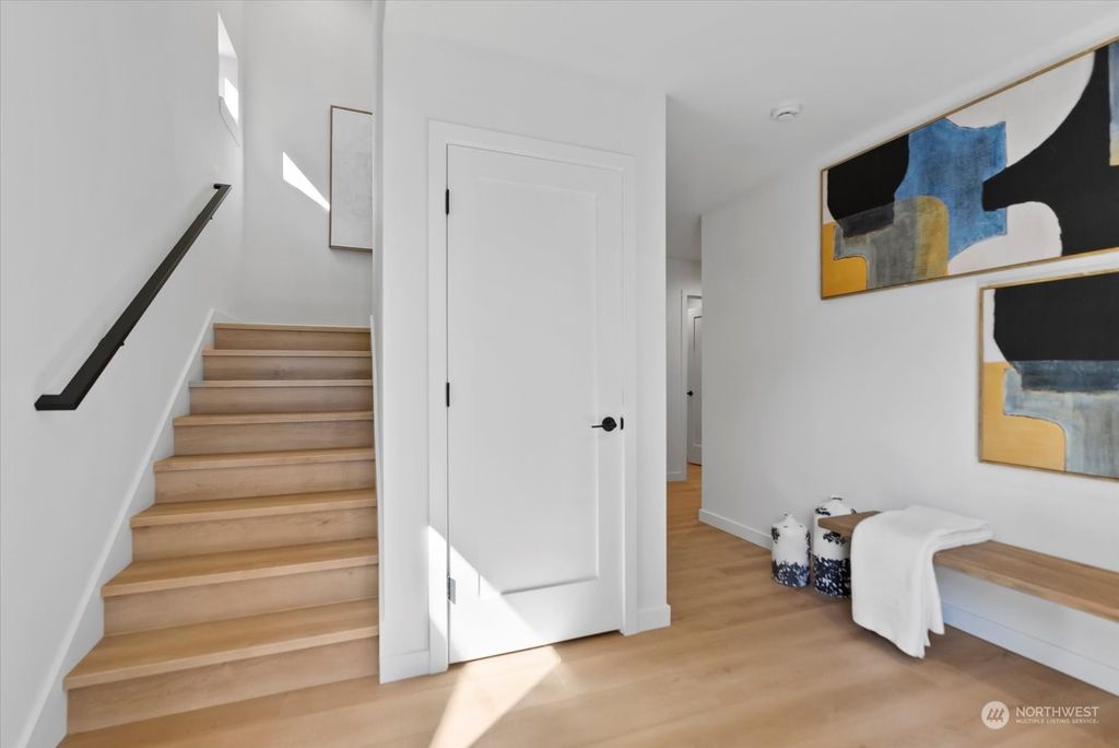Photo of 346 NE 55th Street #A, Seattle, WA 98105 (MLS # 2298581)