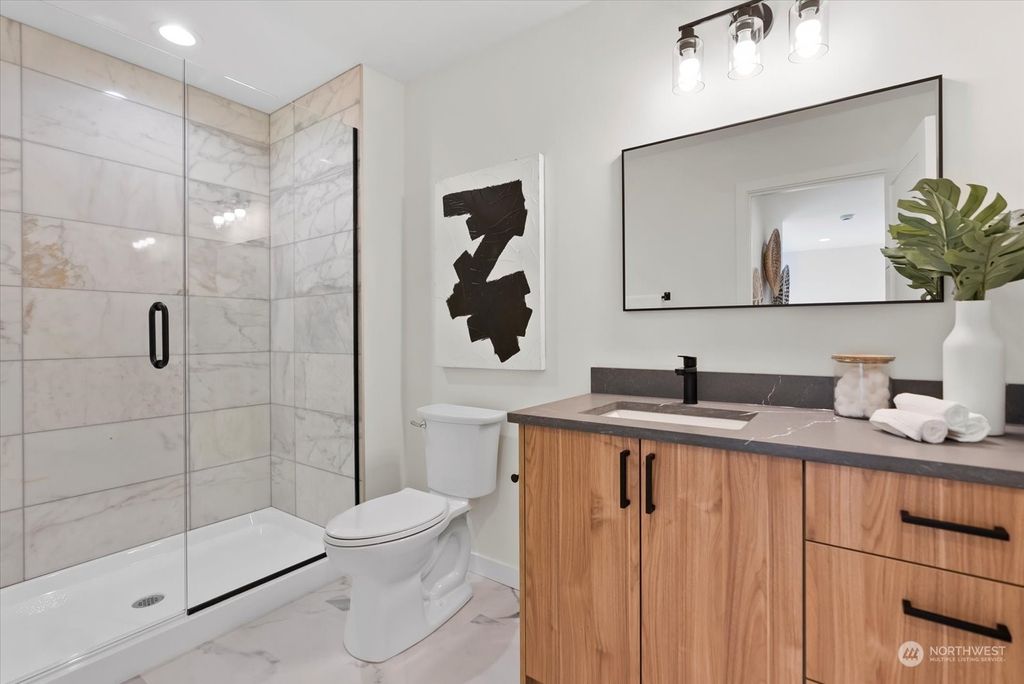 Photo of 346 NE 55th Street #A, Seattle, WA 98105 (MLS # 2298581)