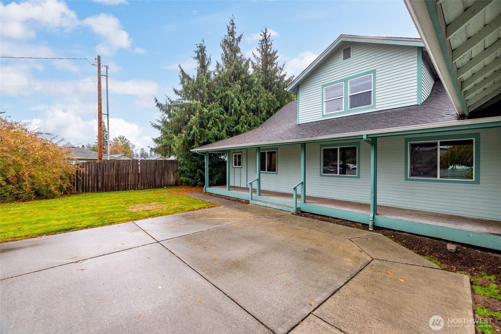 Photo of 939 State Street, Sedro Woolley, WA 98284 (MLS # 2451206)