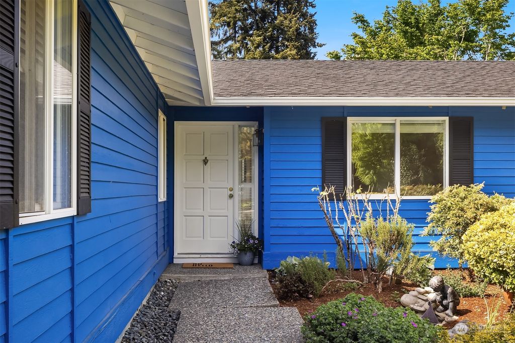 Photo of 8730 NE 124th Street, Kirkland, WA 98034 (MLS # 2238023)