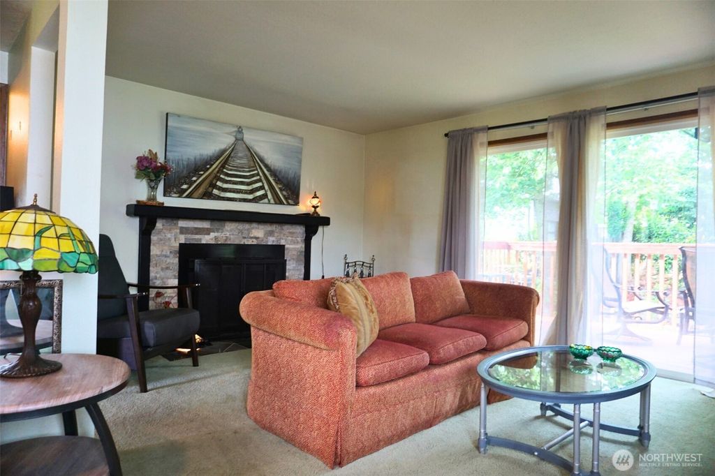Photo of 3219 134th Place SE #B, Lynnwood, WA 98087 (MLS # 2525056)