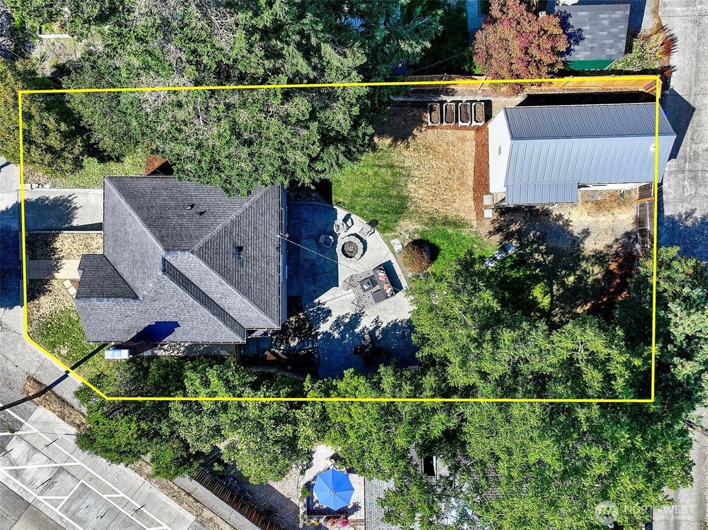 Photo of 8100 Stone Avenue N, Seattle, WA 98103 (MLS # 2423736)