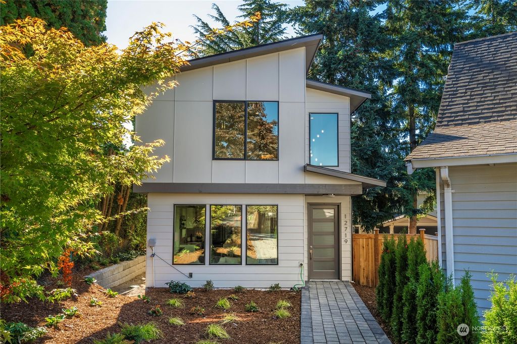 Photo of 12719 83rd Court NE, Kirkland, WA 98034 (MLS # 2295351)
