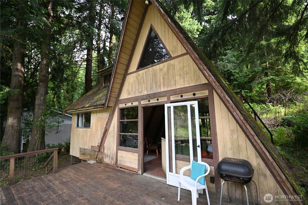 Photo of 53009 S Riverside Road, Gold Bar, WA 98251 (MLS # 2394778)