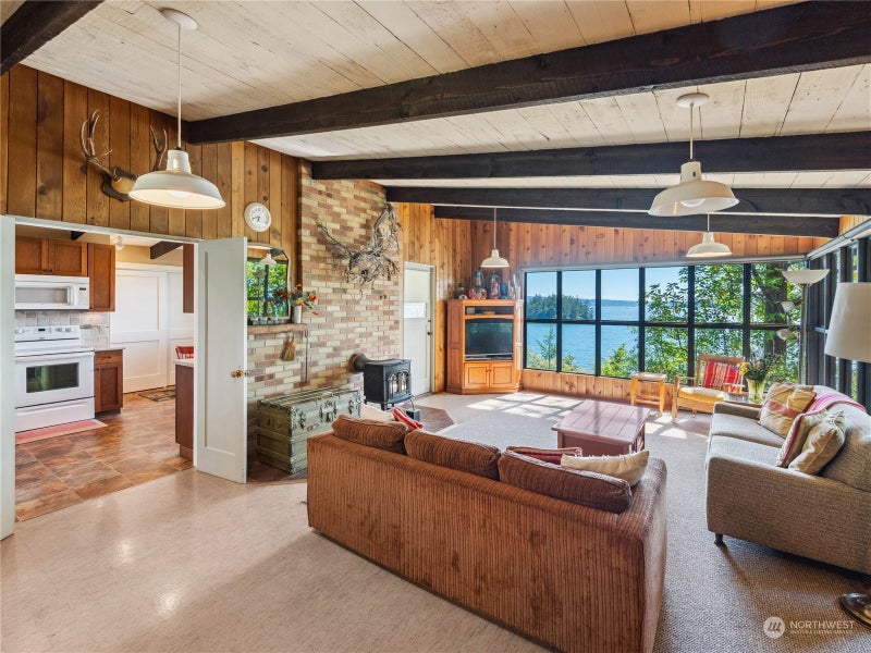 9758 Golden View Trail