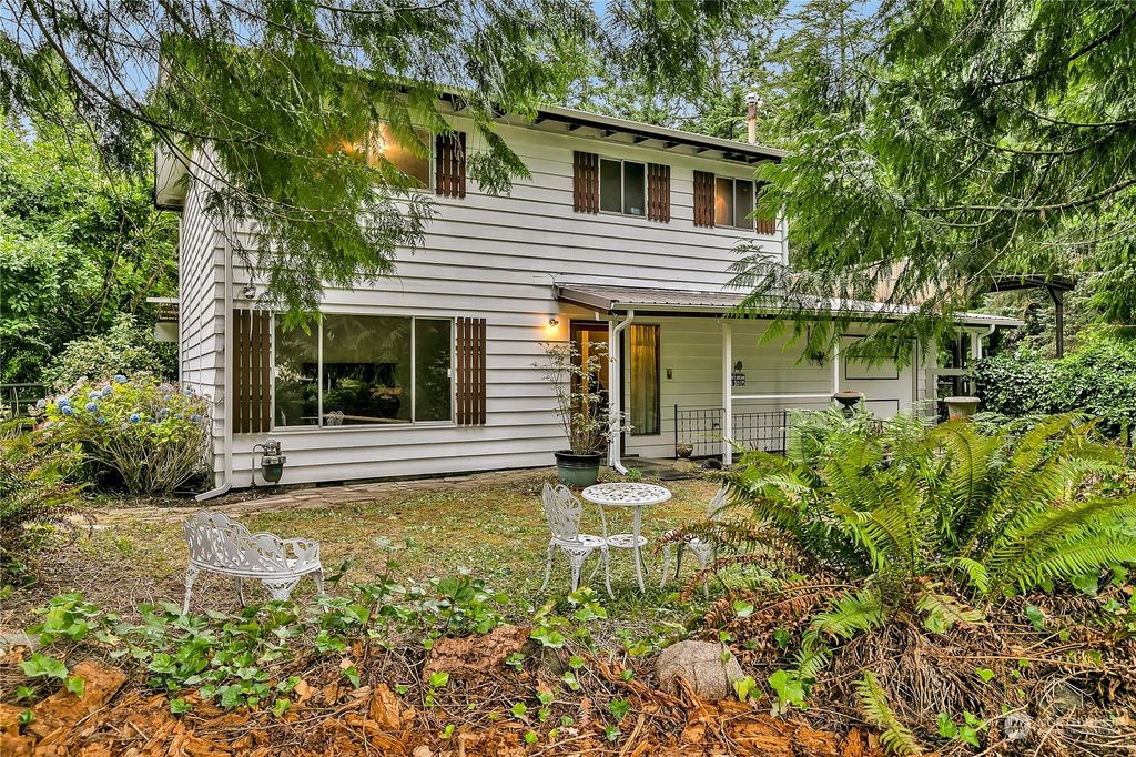 Photo of 13205 166th Avenue SE, Renton, WA 98059 (MLS # 2270711)