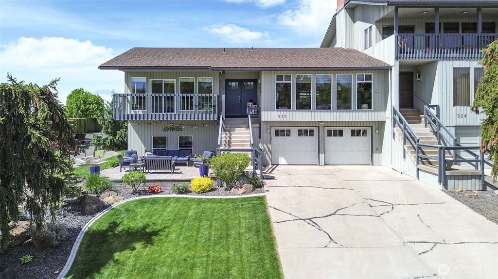 Photo of 530 Follow Through Drive, Yakima, WA 98901 (MLS # 2510934)